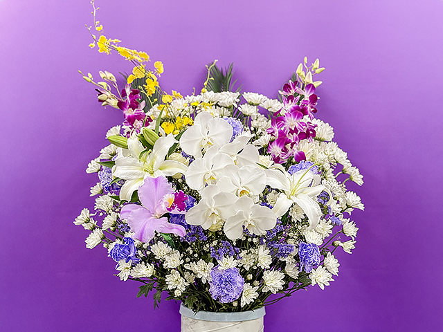 葬儀用供花（洋花）25,000円（まごのて屋）